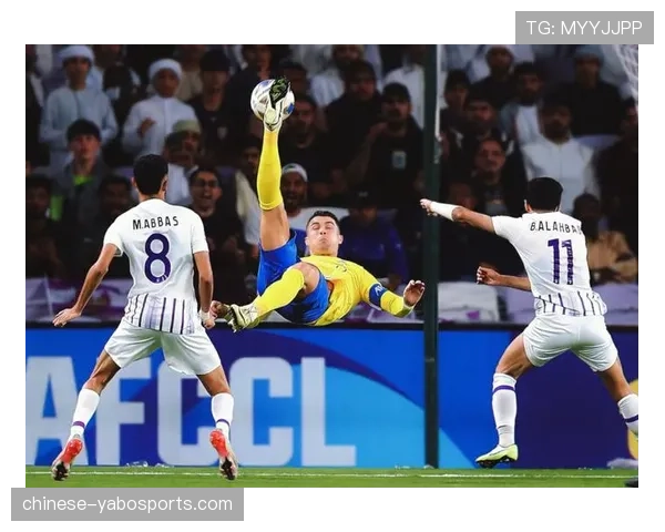 莱万特门将客场表现稳健 高接低挡化解多次威胁射门