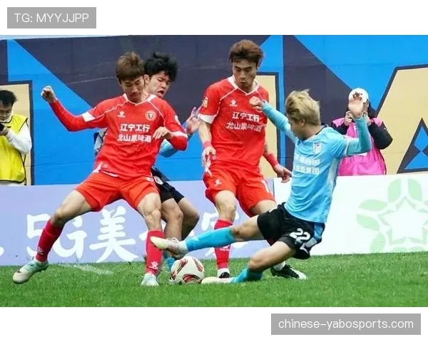 辽宁铁人祭出541防守阵型 双后腰压缩中路限制对手进攻